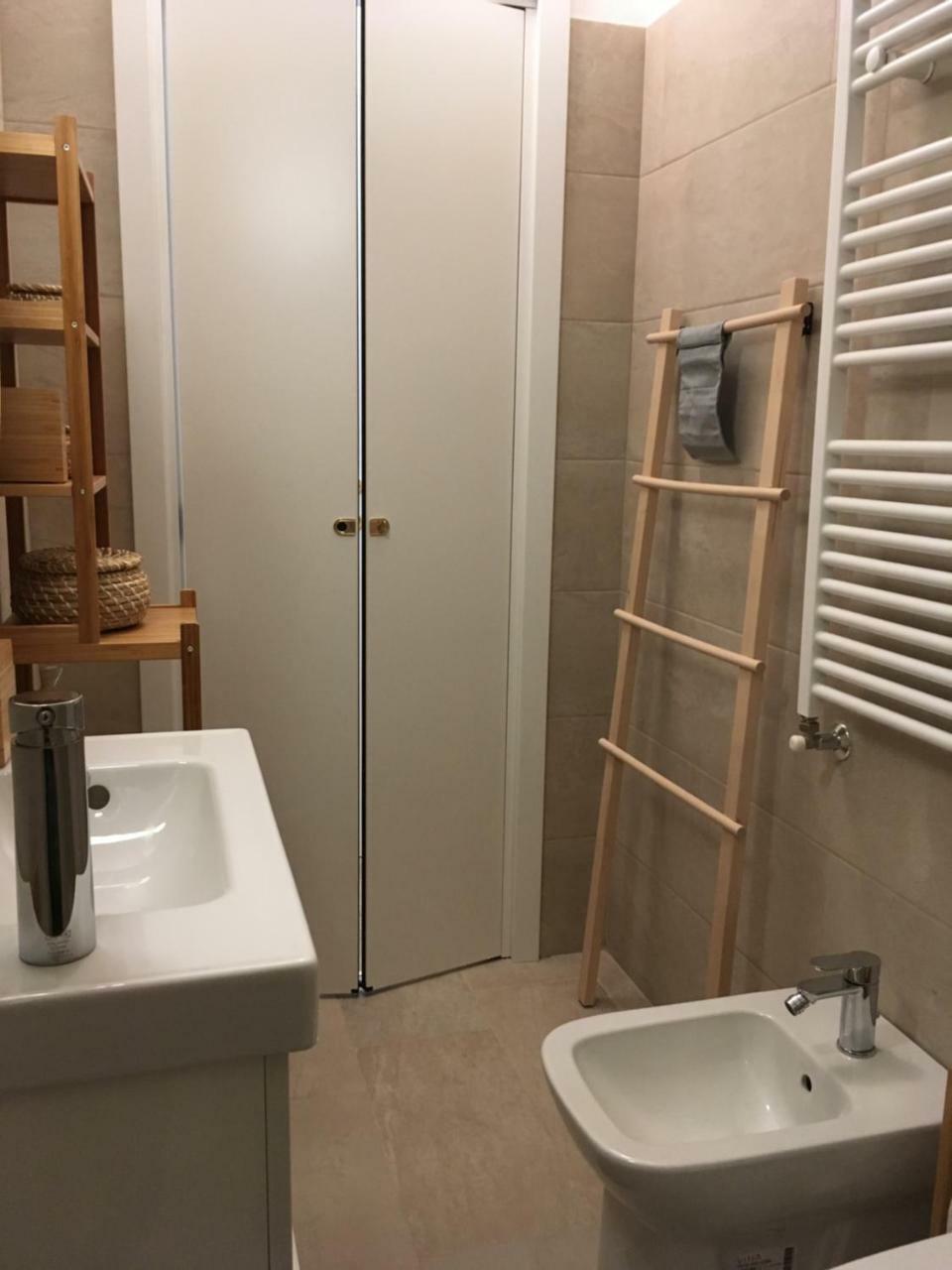 Farini Cozy Flat Apartment Милано Екстериор снимка